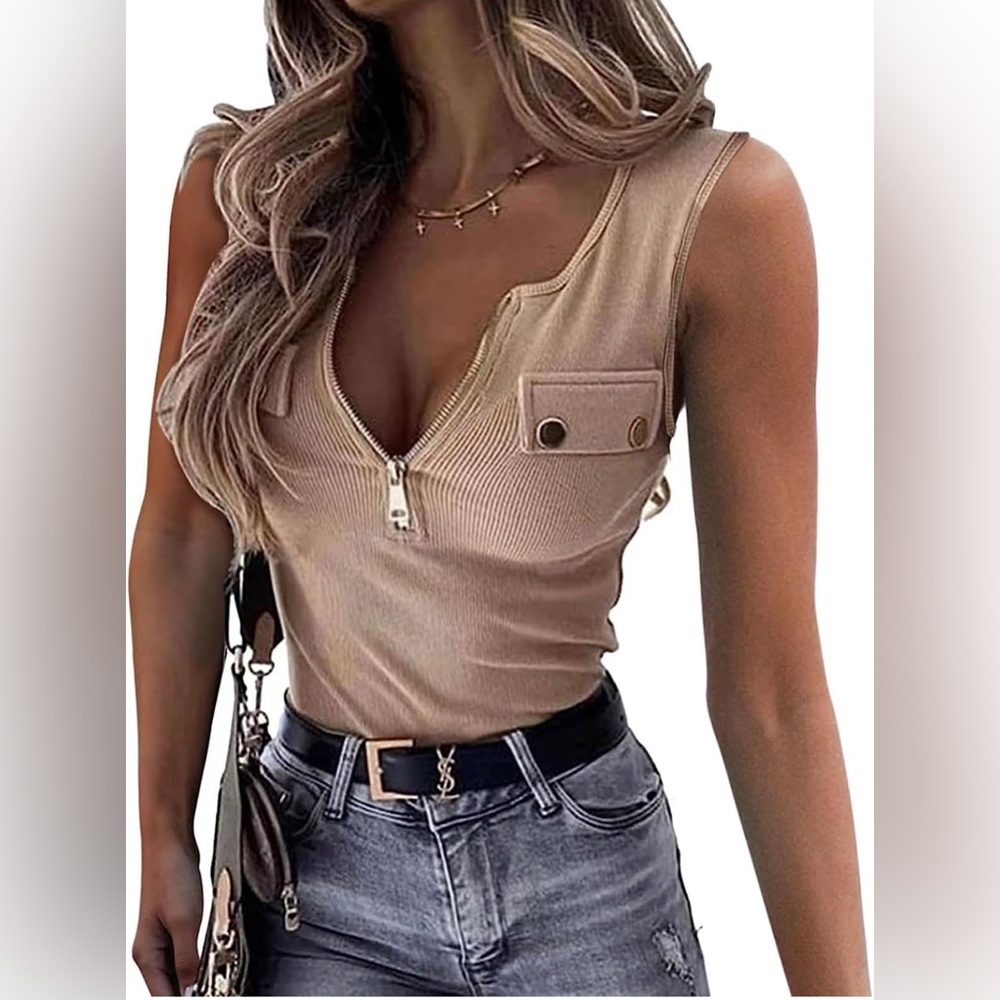 ⭐️OUFEIYA beige tank top w 2 front top pockets w gold buttons 1/4 zip up ribbed